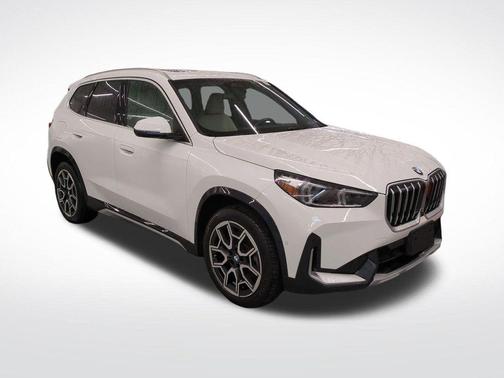 Alpine White 2025 BMW X1 xDrive28i