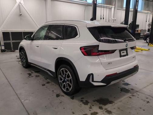 Alpine White 2025 BMW X1 xDrive28i