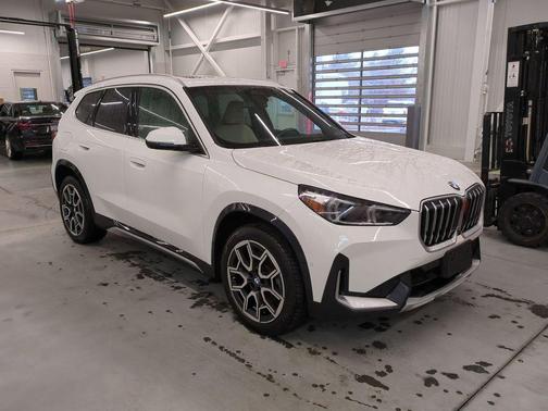 Alpine White 2025 BMW X1 xDrive28i