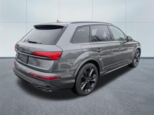 2026 Audi Q7 55 Premium Plus