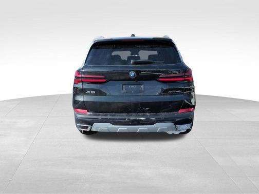 Black Sapphire Metallic 2026 BMW X5 xDrive40i