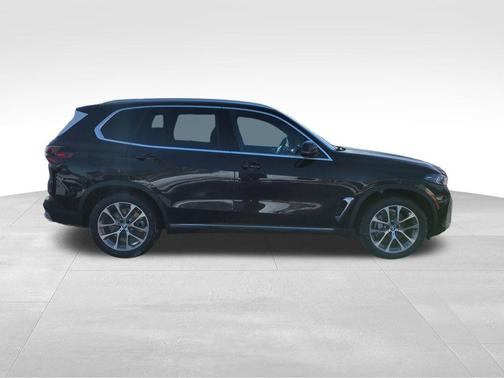 Black Sapphire Metallic 2026 BMW X5 xDrive40i