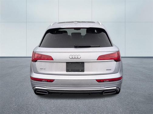 2022 Audi Q5 45 S line Premium Plus