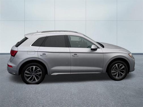 2022 Audi Q5 45 S line Premium Plus