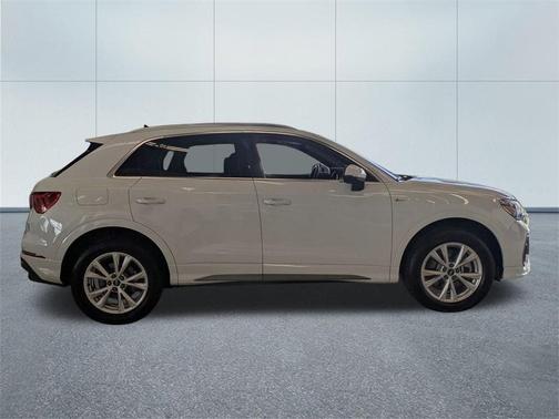 2024 Audi Q3 45 S line Premium