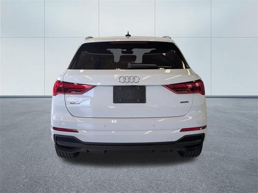 2024 Audi Q3 45 S line Premium