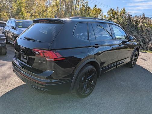 2024 Volkswagen Tiguan 2.0T SE R-Line Black