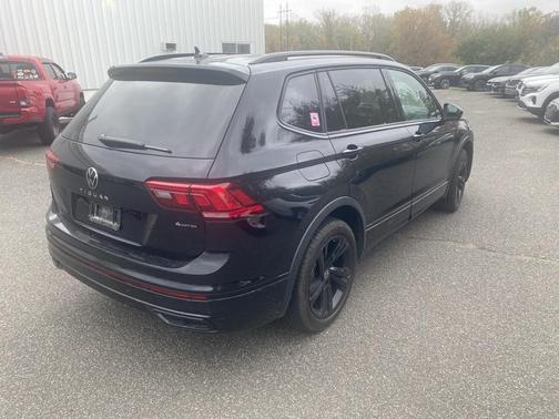 2024 Volkswagen Tiguan 2.0T SE R-Line Black