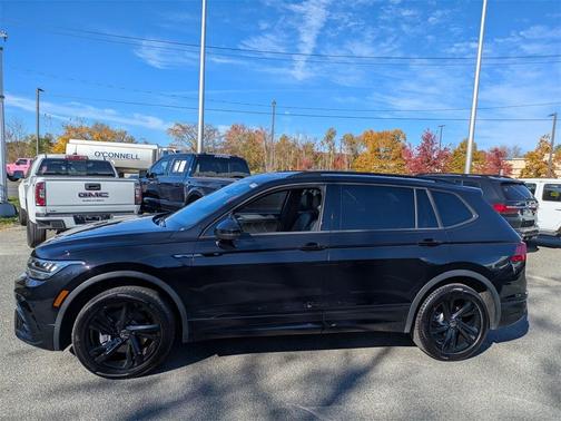 2024 Volkswagen Tiguan 2.0T SE R-Line Black