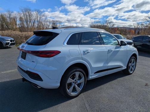 2025 Audi Q5 2.0T quattro Premium