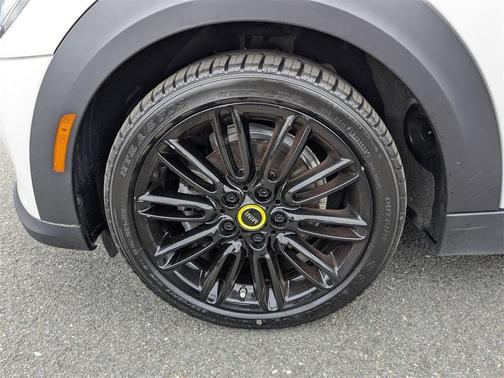 2024 MINI SE Hardtop Cooper