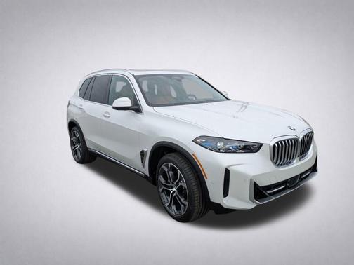 Mineral White Metallic 2026 BMW X5 xDrive40i