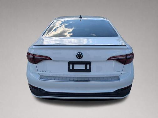 Opal White Pearl Effect 2023 Volkswagen Jetta 1.5T SE