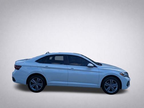 Opal White Pearl Effect 2023 Volkswagen Jetta 1.5T SE