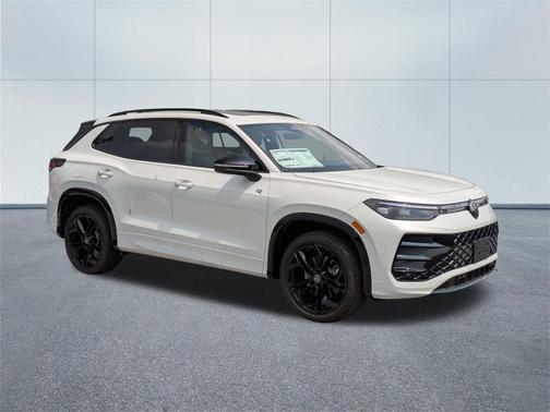 2025 Volkswagen Tiguan 2.0T SE R-Line Black