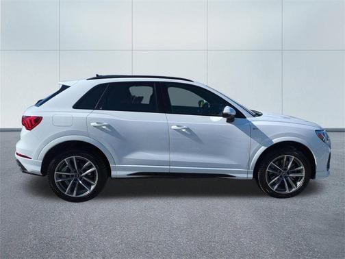 2025 Audi Q3 45 S line Premium