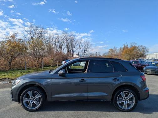 2025 Audi Q5 45 S line quattro Premium
