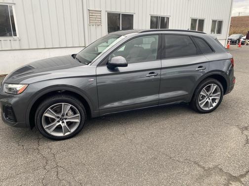 2025 Audi Q5 45 S line quattro Premium