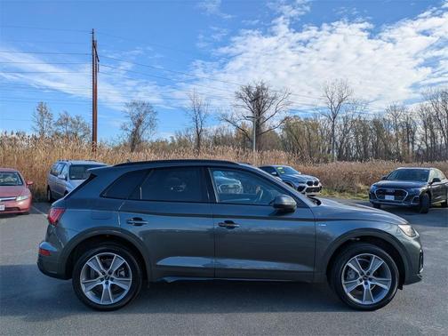 2025 Audi Q5 45 S line quattro Premium