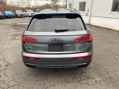 2025 Audi Q5 45 S line quattro Premium