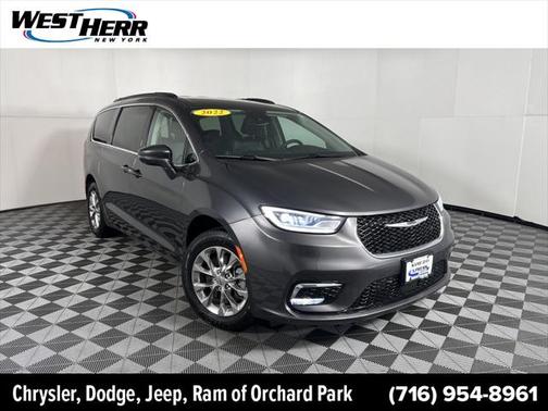 2022 Chrysler Pacifica Touring L