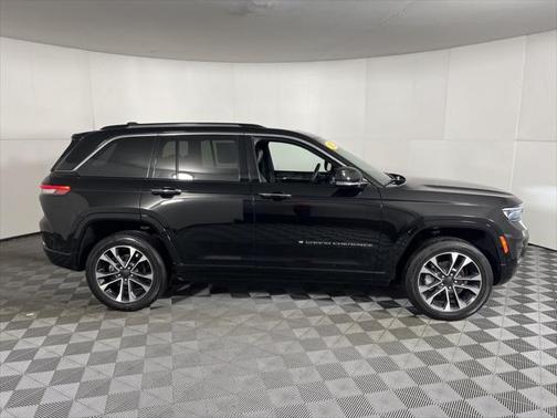2022 Jeep Grand Cherokee Overland