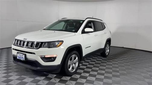 Photo 4 of 24 of 2019 Jeep Compass Latitude