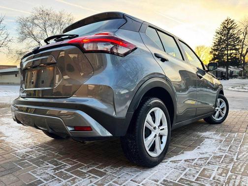 2024 Nissan Kicks S