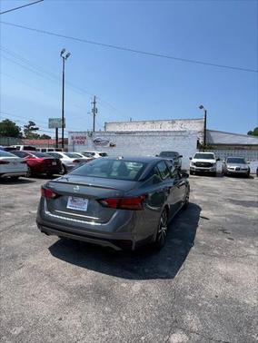 2020 Nissan Altima SR FWD
