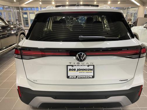 2025 Volkswagen Tiguan 2.0T SE 4MOTION