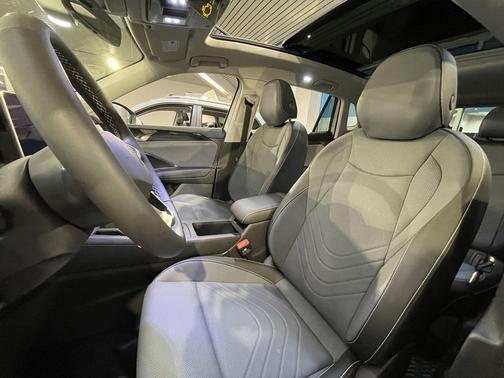 2025 Volkswagen Tiguan 2.0T SE 4MOTION