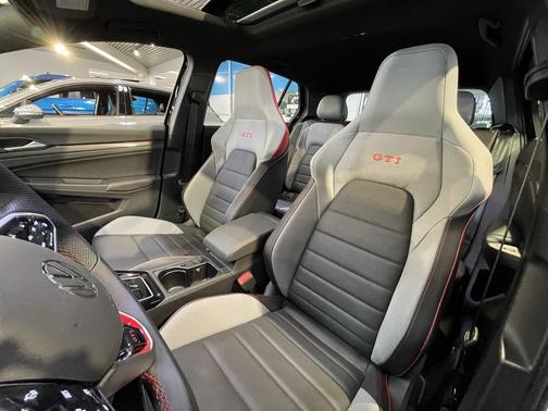 2024 Volkswagen Golf GTI 2.0T S DSG