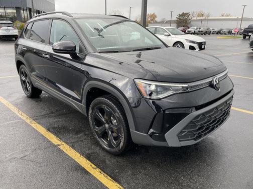 2025 Volkswagen Taos 1.5T SE Black