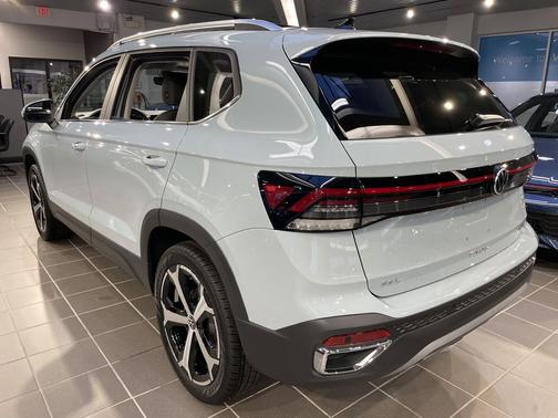 2025 Volkswagen Taos 1.5T SEL