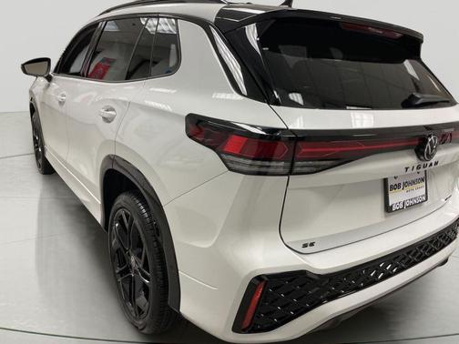 2026 Volkswagen Tiguan 2.0T SE R-Line Black 4MOTION