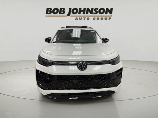 2026 Volkswagen Tiguan 2.0T SE R-Line Black 4MOTION