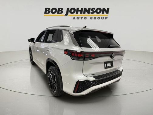 2026 Volkswagen Tiguan 2.0T SEL R-Line 4MOTION