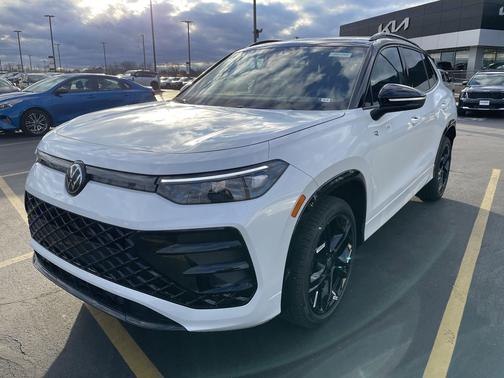 2025 Volkswagen Tiguan 2.0T SE R-Line Black 4MOTION