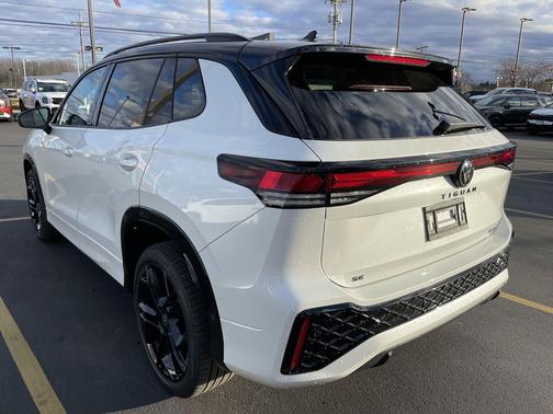 2025 Volkswagen Tiguan 2.0T SE R-Line Black 4MOTION