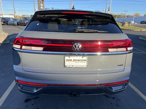 2025 Volkswagen Atlas Cross Sport 2.0T SE w/Technology 4MOTION