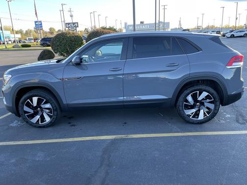 2025 Volkswagen Atlas Cross Sport 2.0T SE w/Technology 4MOTION