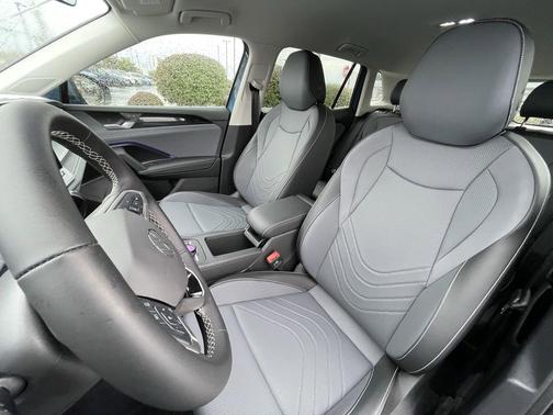 2025 Volkswagen Tiguan 2.0T SE 4MOTION