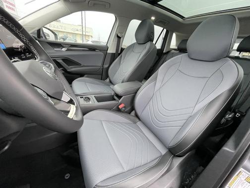 2025 Volkswagen Tiguan 2.0T SE 4MOTION