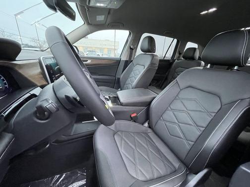 2026 Volkswagen Atlas 2.0T SE w/Technology 4MOTION