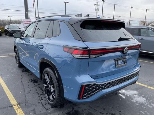 2025 Volkswagen Tiguan 2.0T SE R-Line Black 4MOTION