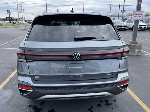 2025 Volkswagen Taos 1.5T SE
