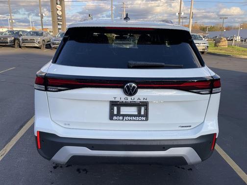 2025 Volkswagen Tiguan 2.0T SE 4MOTION