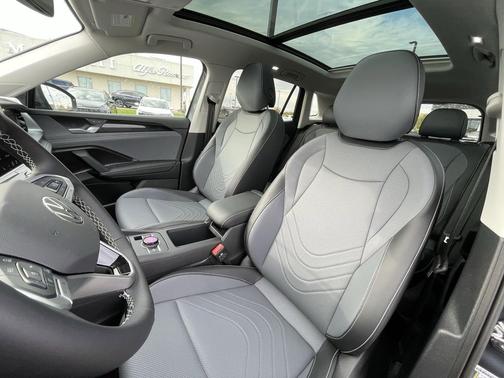 2025 Volkswagen Tiguan 2.0T SE 4MOTION