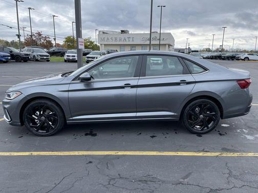 2025 Volkswagen Jetta 1.5T SE