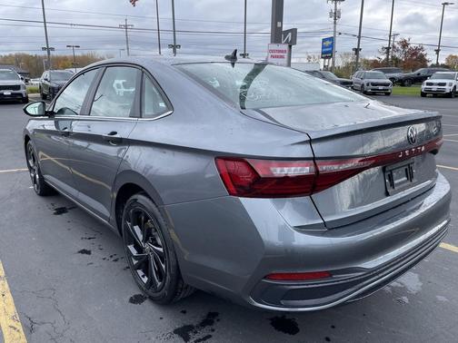 2025 Volkswagen Jetta 1.5T SE